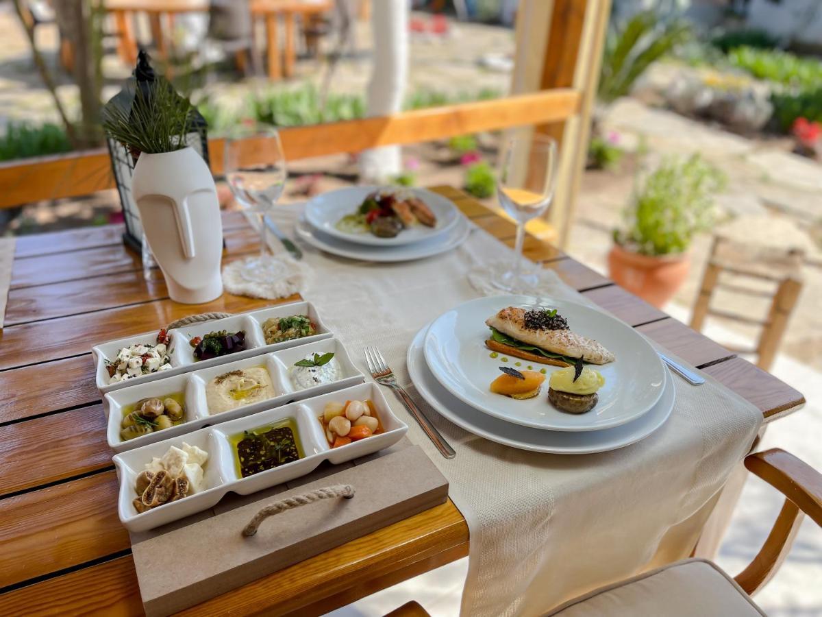 Oase Garden Hotel ชิลารึ ภายนอก รูปภาพ