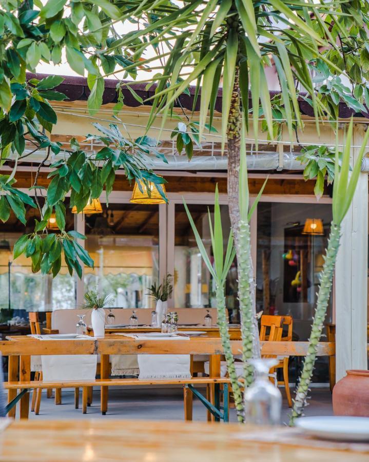 Oase Garden Hotel ชิลารึ ภายนอก รูปภาพ